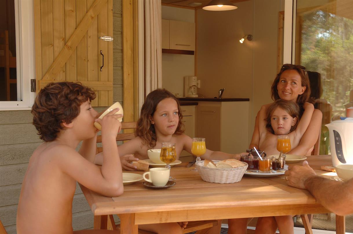Corsica naturist campsite - Your naturist family holidays between Bastia and Porto Vecchio