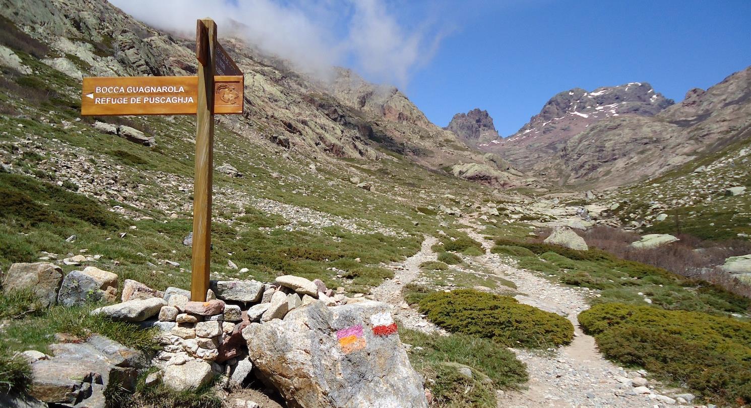 Hiking around the Corsica naturist campsite - Domaine de Bagheera