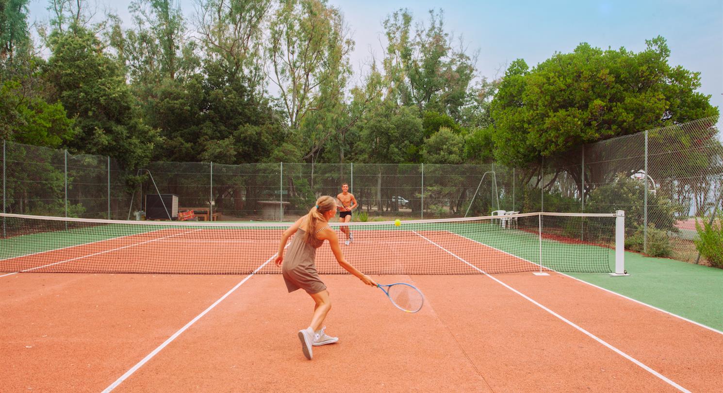 Tennis court rental in Bagheera, Corsican naturism