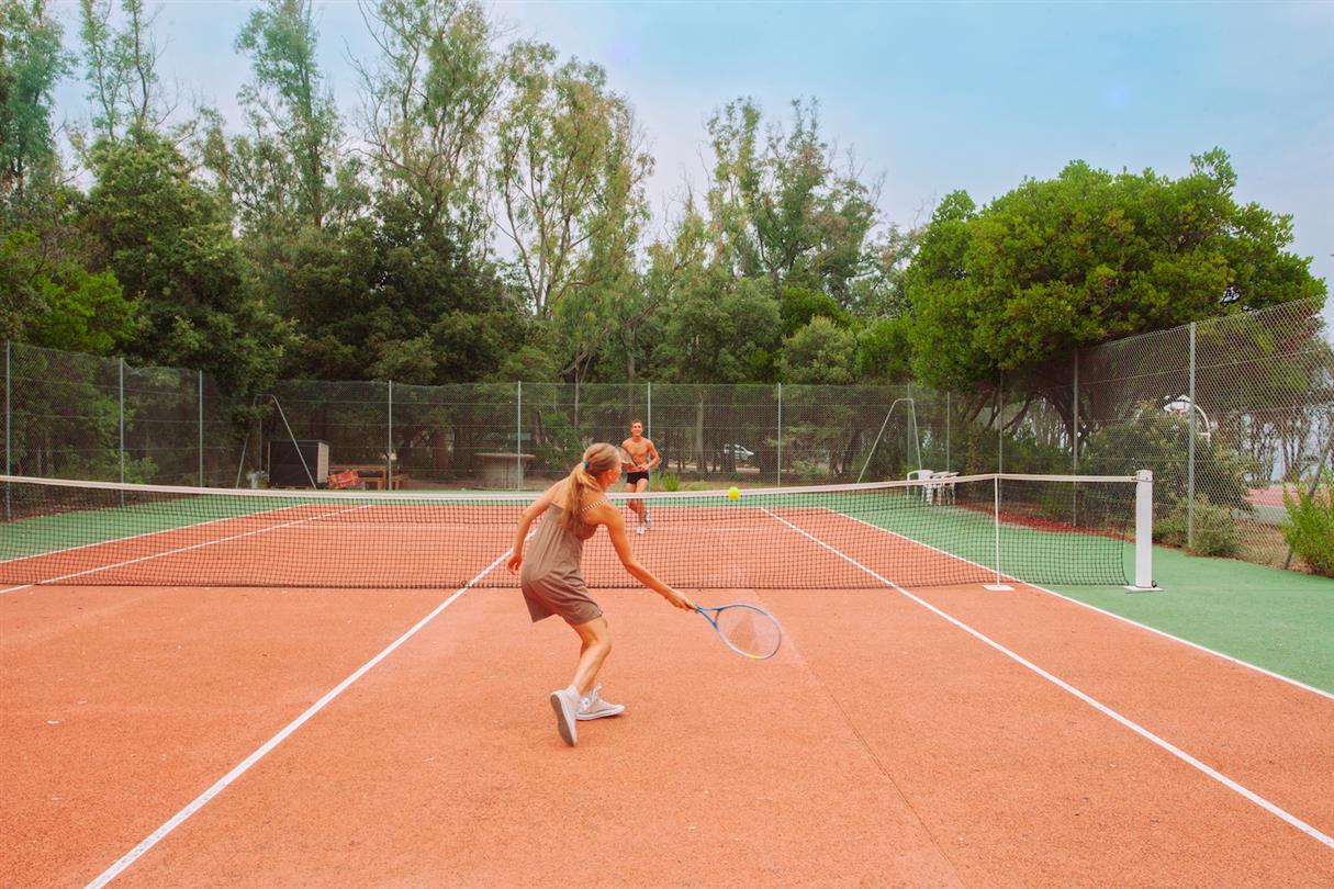 Tennis court rental in Bagheera, Corsican naturism