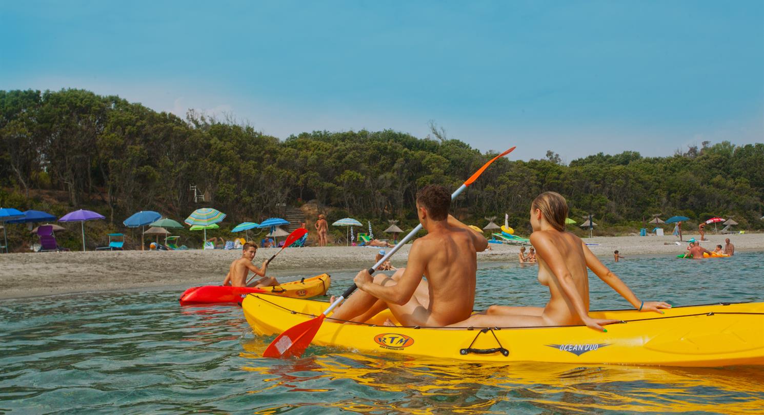Kayak rental in Bagheera, Corsican naturist campsite