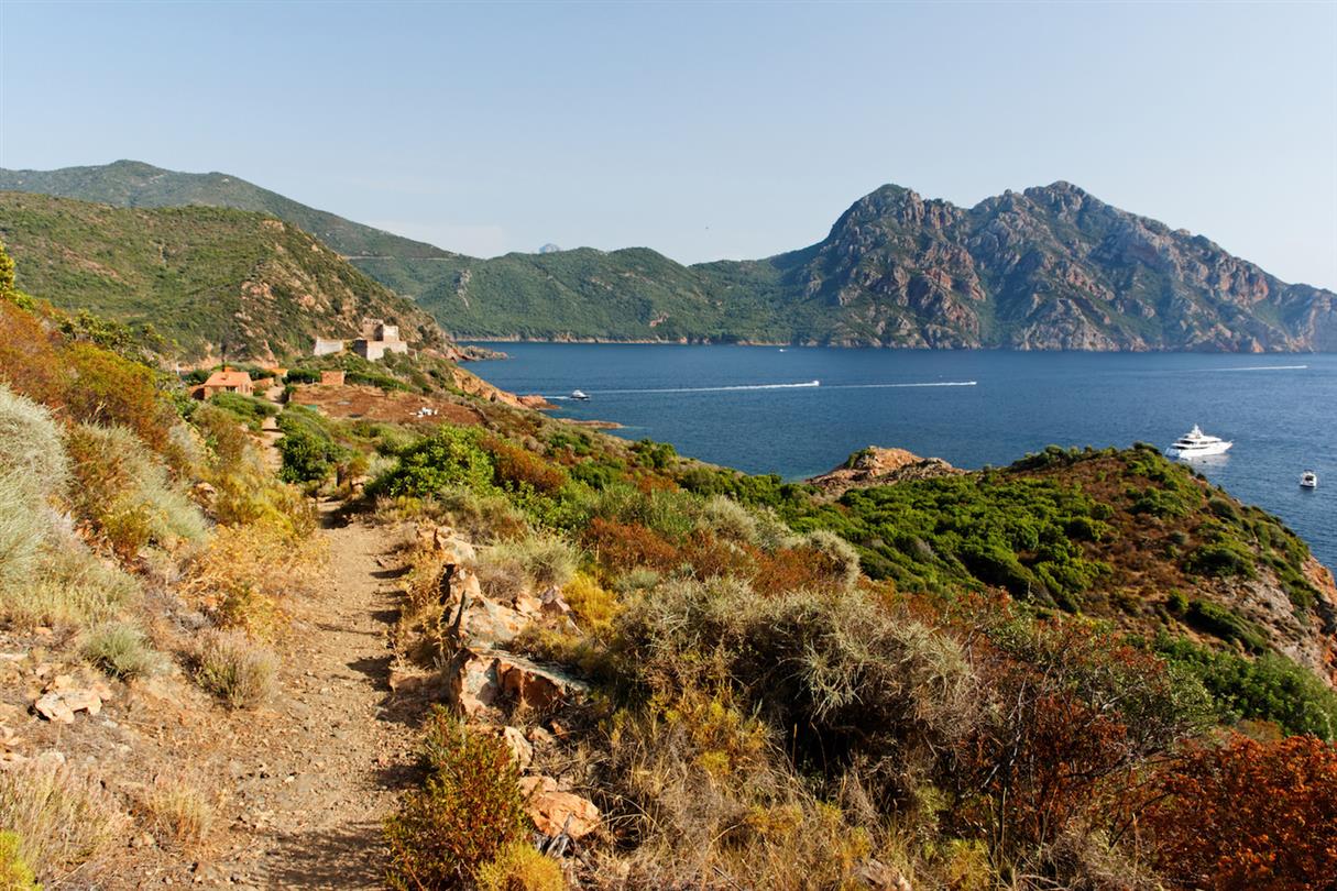 Excursions and hikes by the sea in a naturist stay Corsica  - naturist holidays  Corsica Domaine de Bagheera
