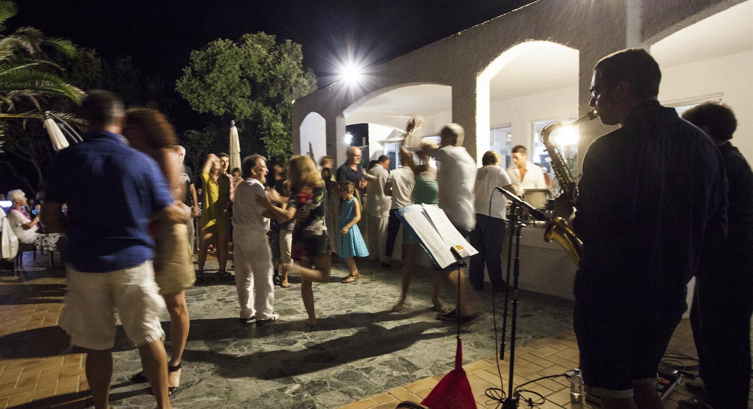 Concert at the Domaine de Bagheera - naturism in Corsica