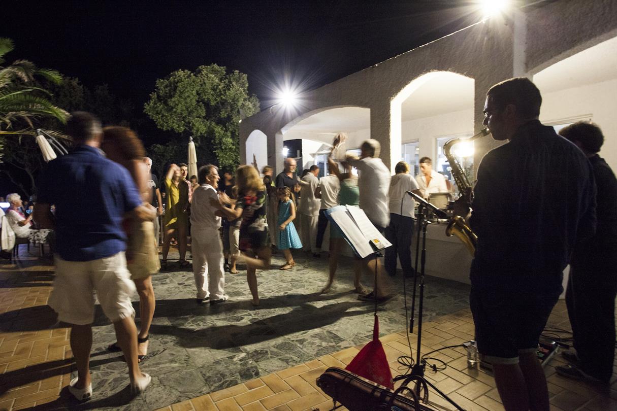 Concert at the Domaine de Bagheera - naturism in Corsica