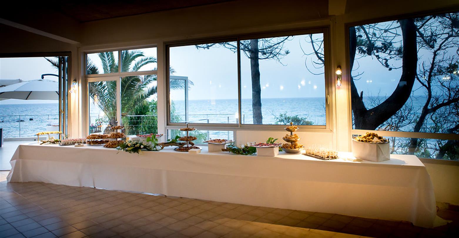 Reception room with beautiful view of the Mediterranean Sea - Naturist area of Bagheera