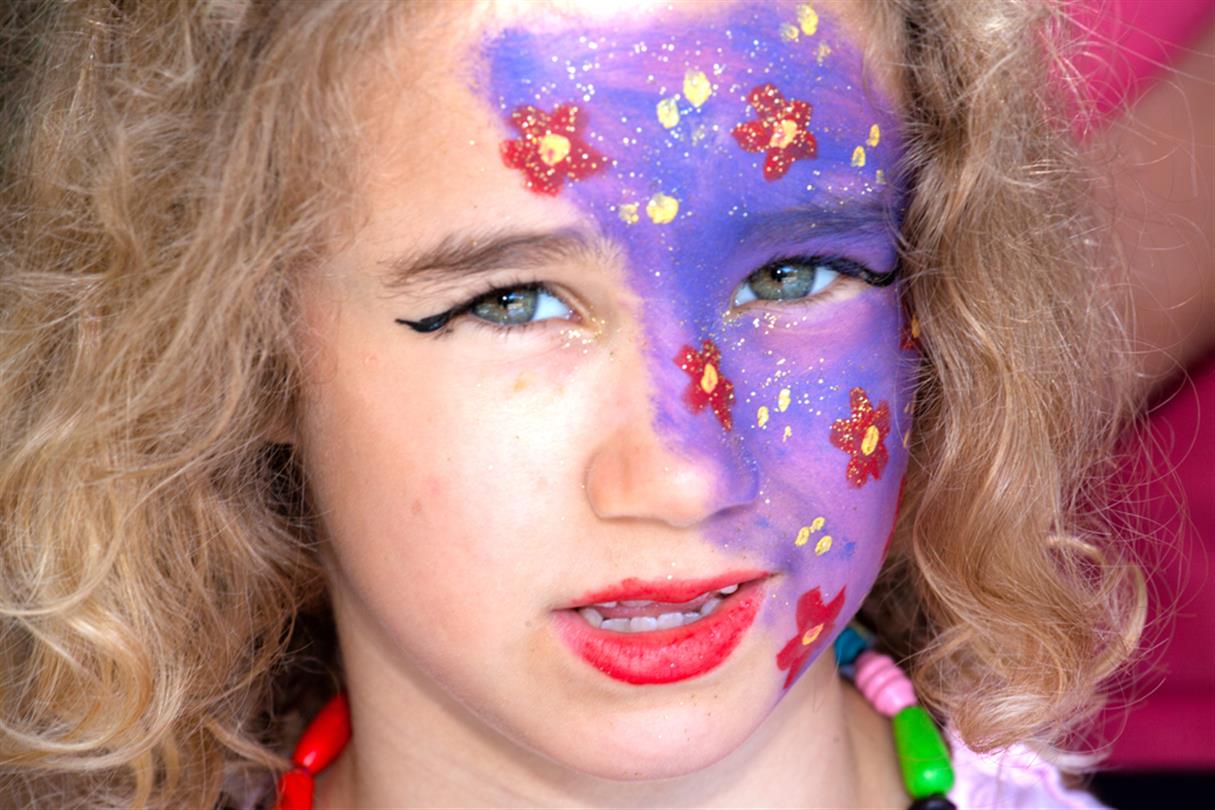 Make-up for children - naturist holiday residence in Corsica,  naturist campsite Corsica