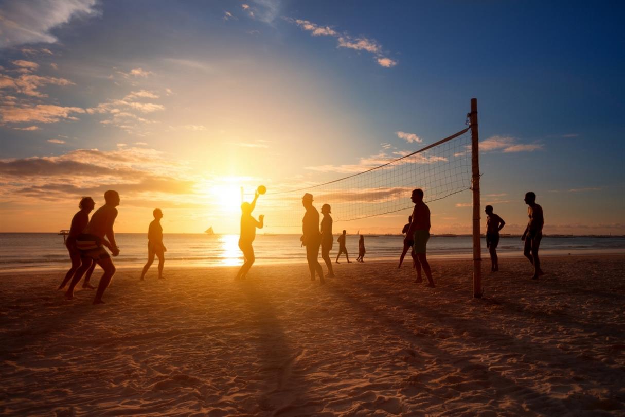 Beach volleyball on the beach in Corsica - Corsica naturist residence at Domaine de Bagheer