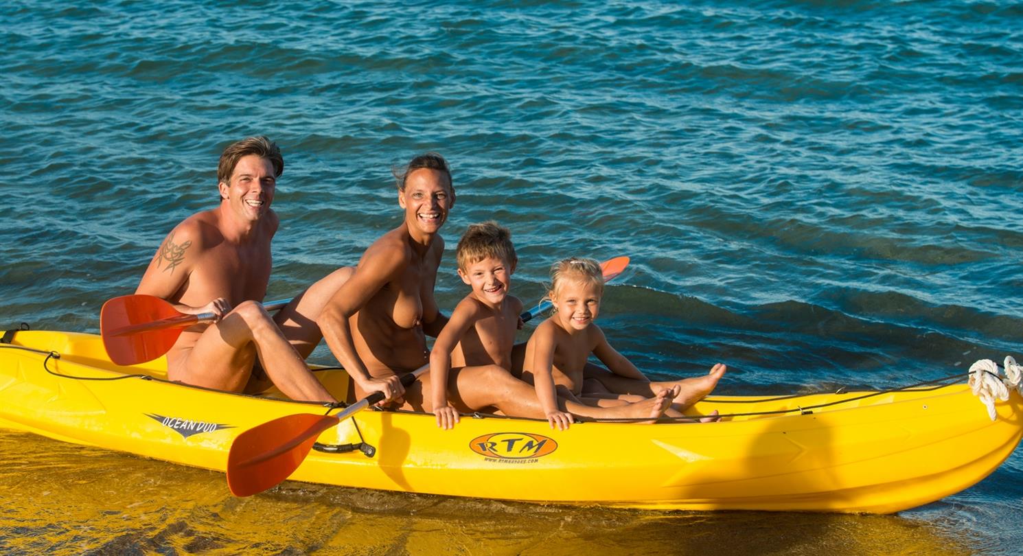 Family kayak rental at  naturist campsite Corsica, 4-star campsite by the sea