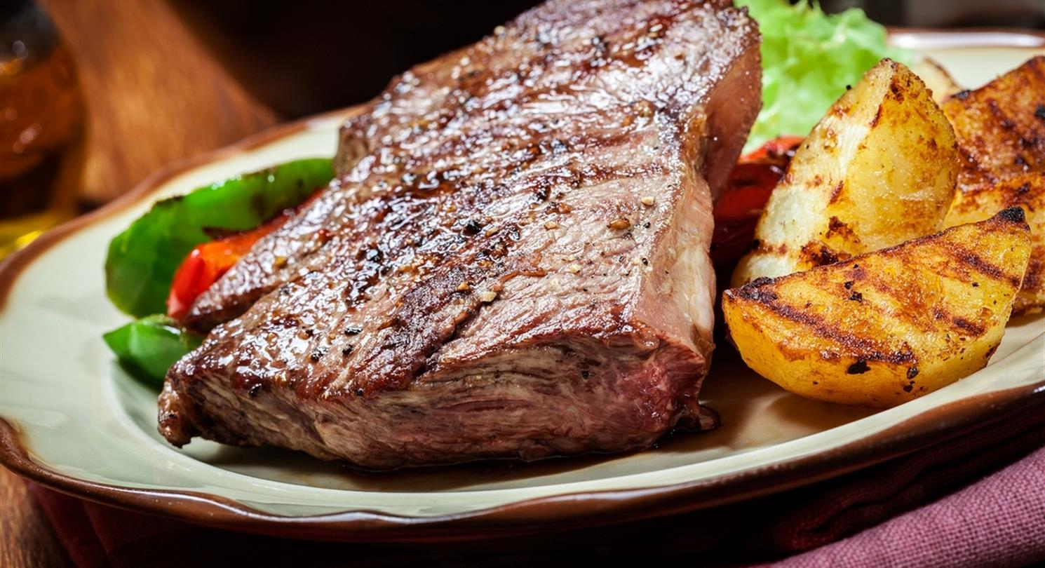Beef tenderloin, Corsican gastronomy - Stay at the Bagheera estate, naturist campsite in Corsica