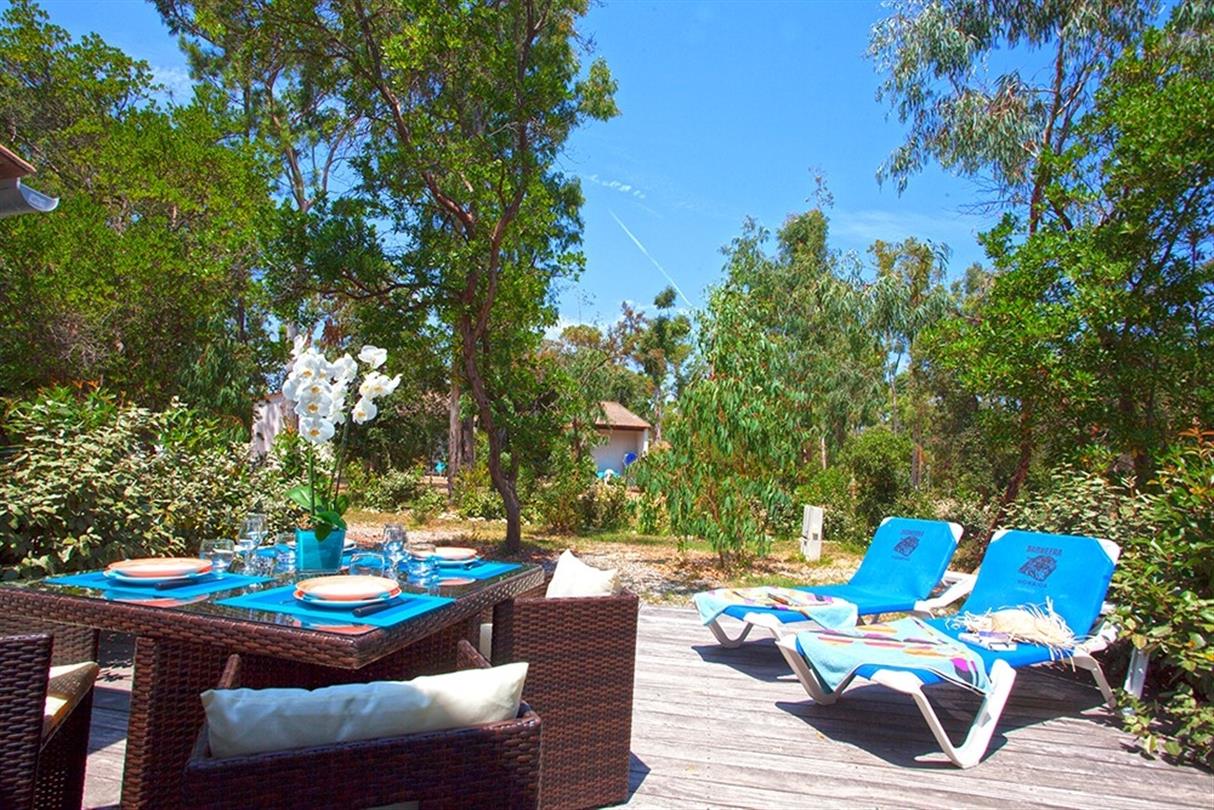 Rental villa in naturist campsite Corsica 4 stars at the edge of the Mediterranean