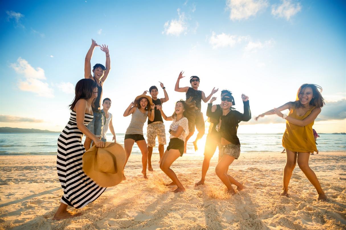 Teen party on the beach of Bagheera in Corsica - naturist campsite Corsica 