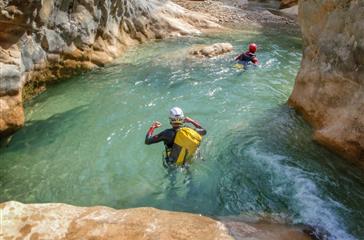 Excursion to Corsican canyons - Corsica naturist campsite