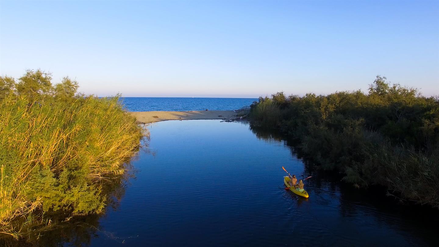 pond overlooking the mediterranean sea - Domaine de Bagheera, Corsican naturist campsite