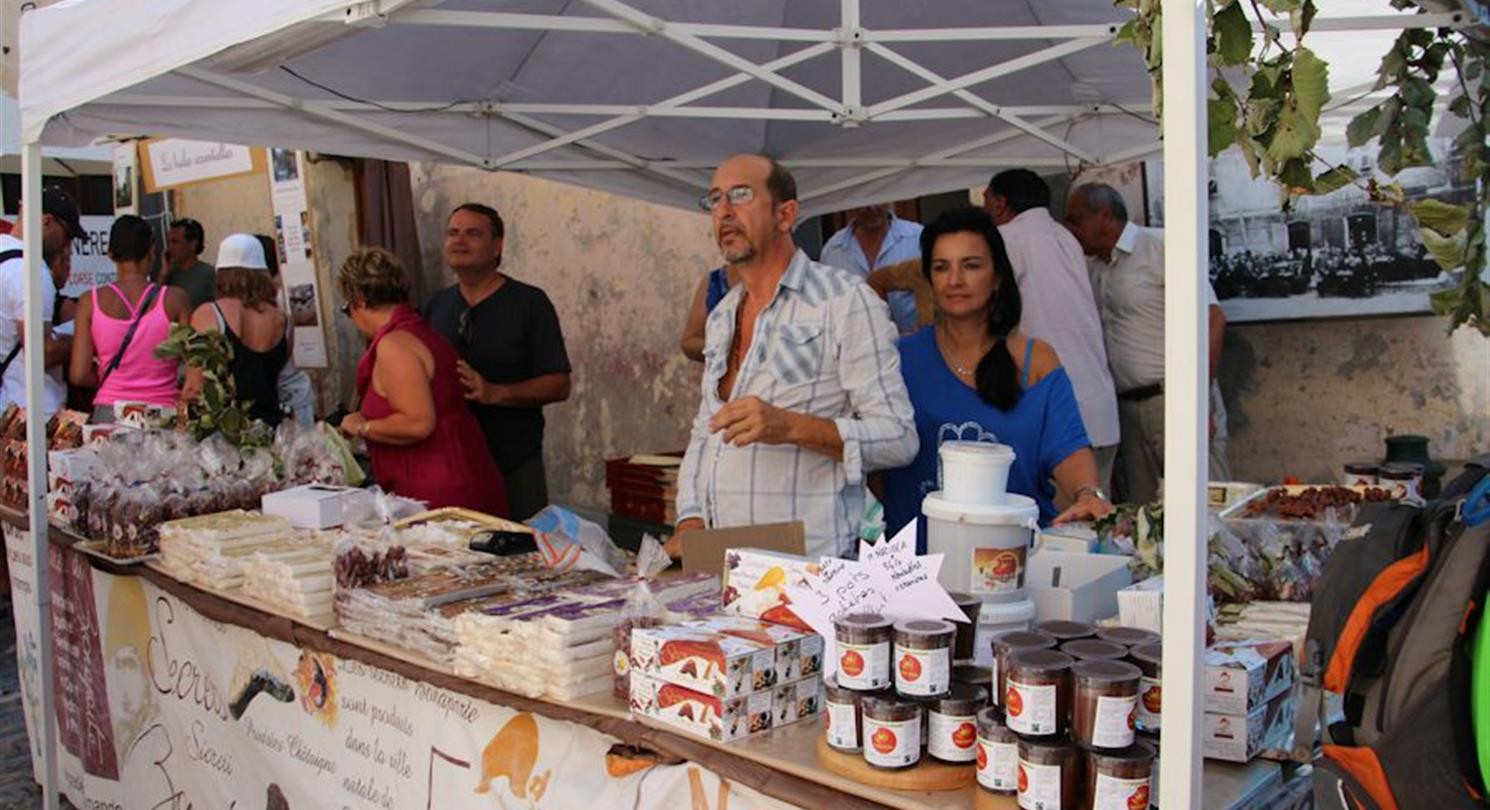 Hazelnut fair in August Cervioni - Domaine de Bagheera Corse