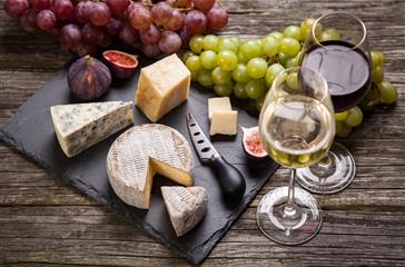 Cheese platter with wine - 4-star Corsica naturist campsite Bagheera