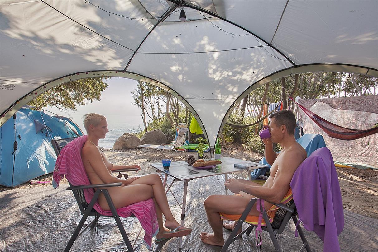 camping place bagheera front of the sea