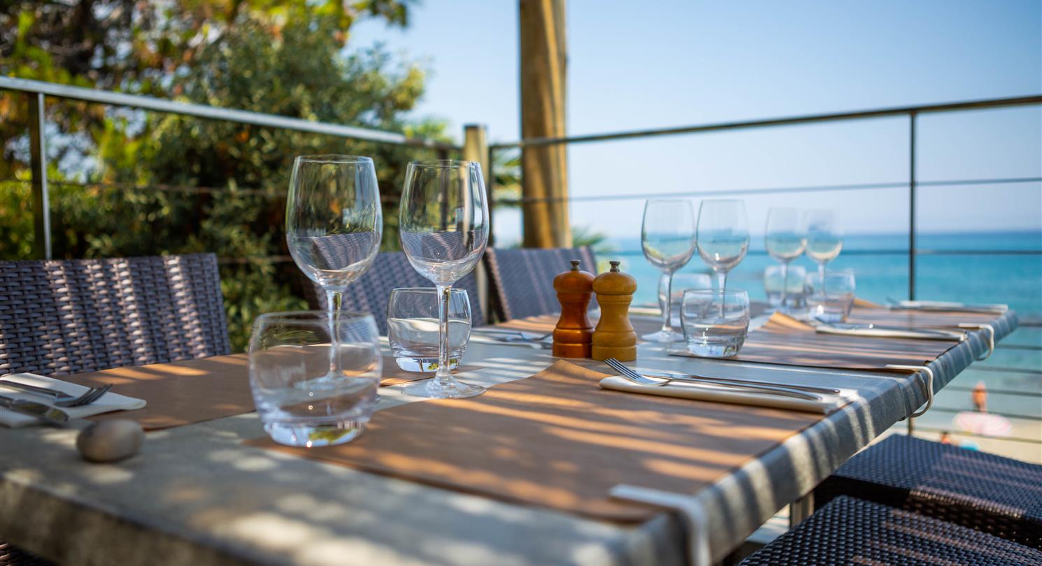 Restaurant near Bastia with sea view terrace in Corsica - Domaine de Bagheera
