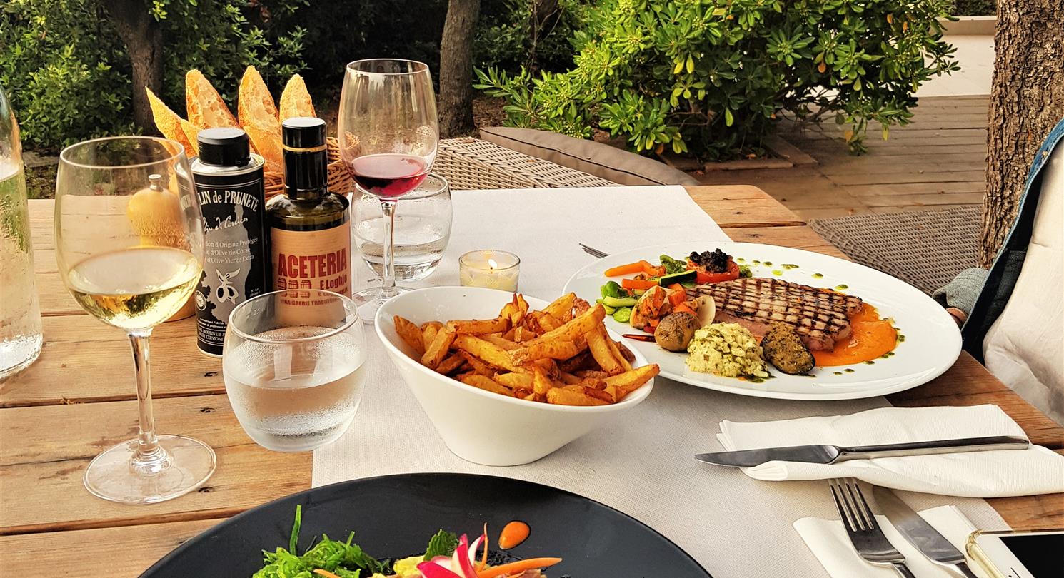 Restaurant with local Corsican dishes, local products, organic meat, fish, home made desserts - Domaine de Bagheera