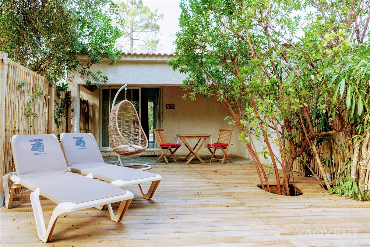 4 star naturist holiday rental in Bravone: camping, mini-villas, villas, chalets, mobile homes - Domaine de Bagheera Corsica