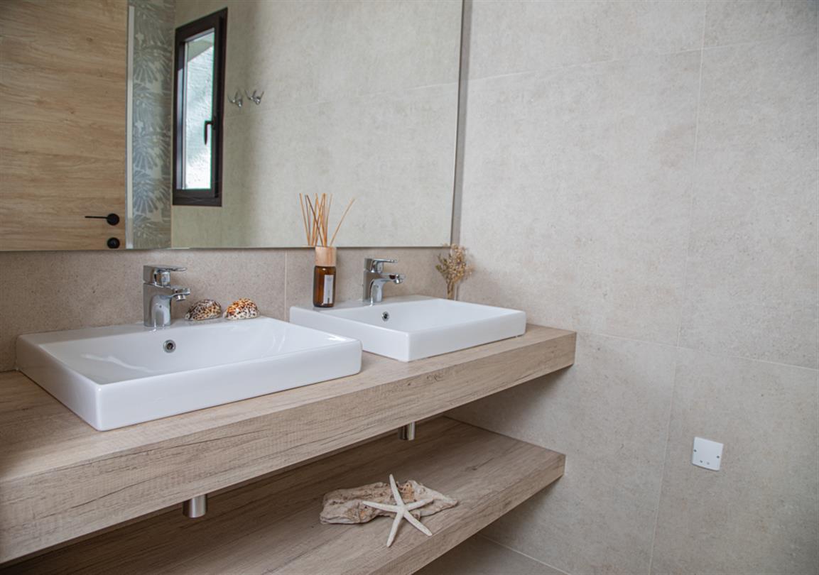 Marina 2 bedrooms with large terrace by the sea