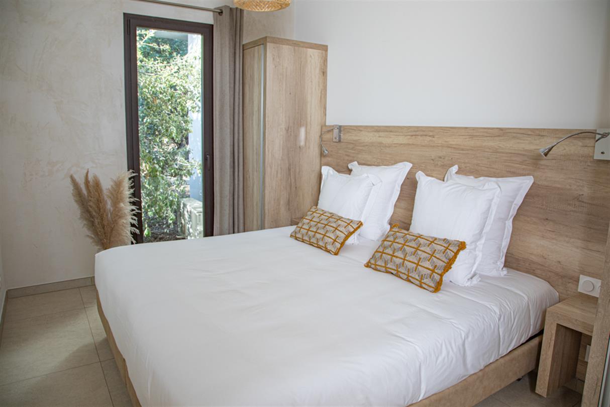 Marina 2 bedrooms with large terrace by the sea