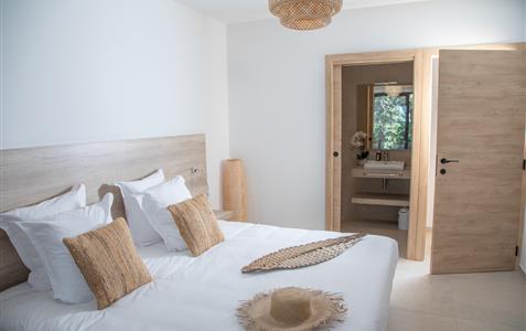 Naturist holidays by the sea for 2/6 people in Corsica