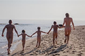 A family holiday at the naturist resort in Corsica by the Mediterranean sea - Domaine de Bagheera