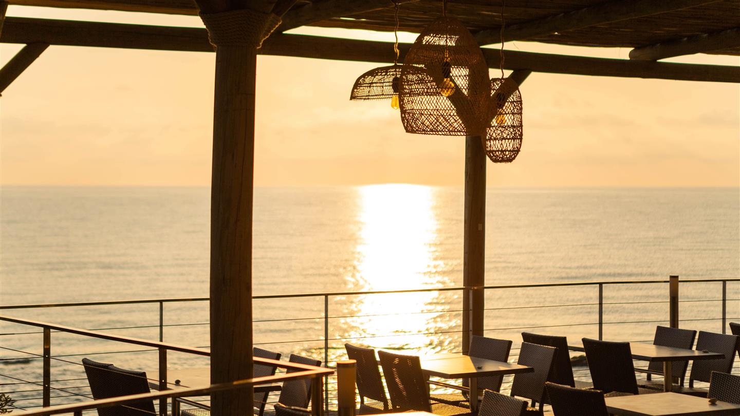 Breakfast with sea view - Domaine de Bagheera, naturist campsite