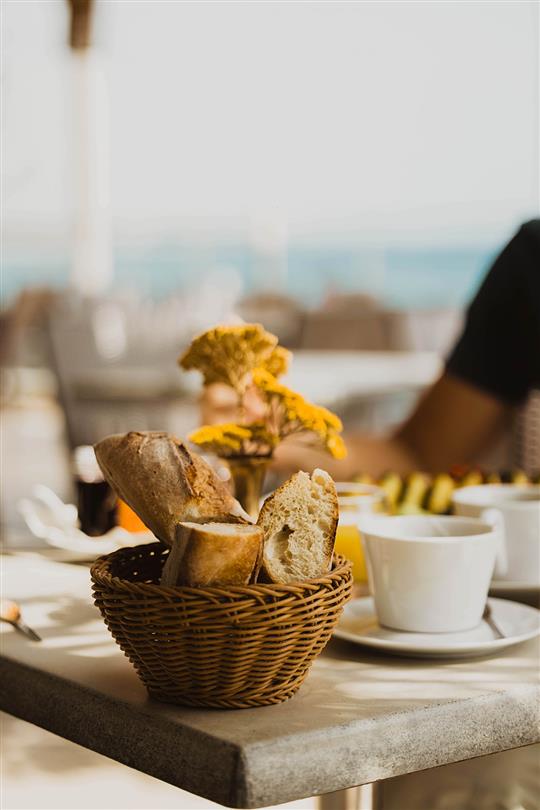 Breakfast with sea view - Domaine de Bagheera, naturist campsite