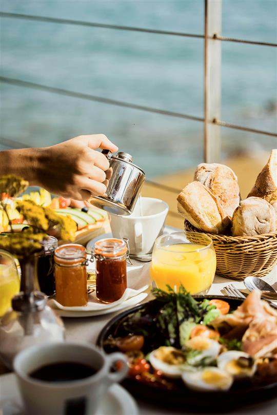 Breakfast with sea view - Domaine de Bagheera, naturist campsite