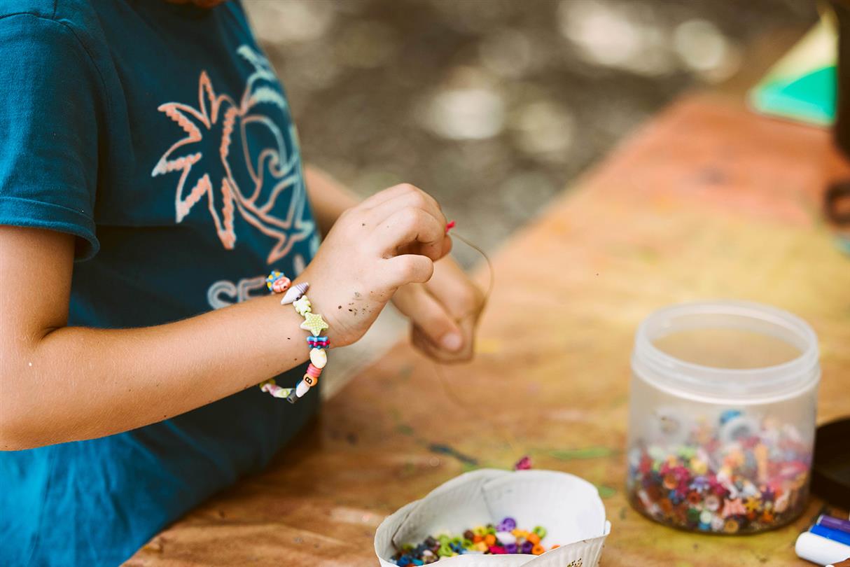 Children's makeup workshop - naturist campsite Corsica